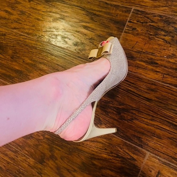 Salvatore Ferragamo Bloomy Slingback Pumps - Picture 5 of 5